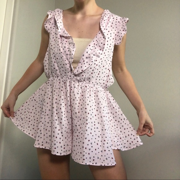 ruffly ladybug romper - Picture 3 of 4